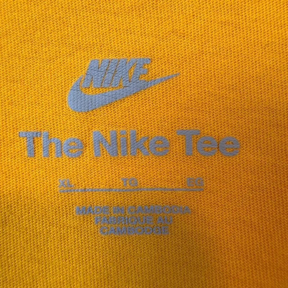 Nike Sportswear Heritage Graphic T Shirt Mens Yellow Size XL